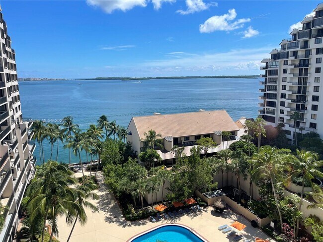 Building Photo - 540 Brickell Key Dr