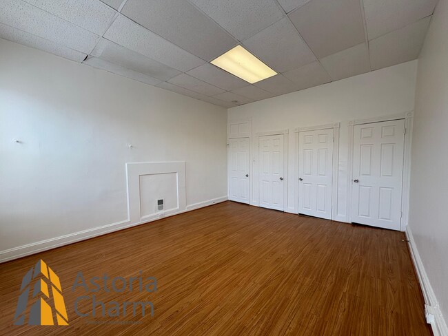 Building Photo - Updated 4 BR Home with Spacious Yard & Pre...