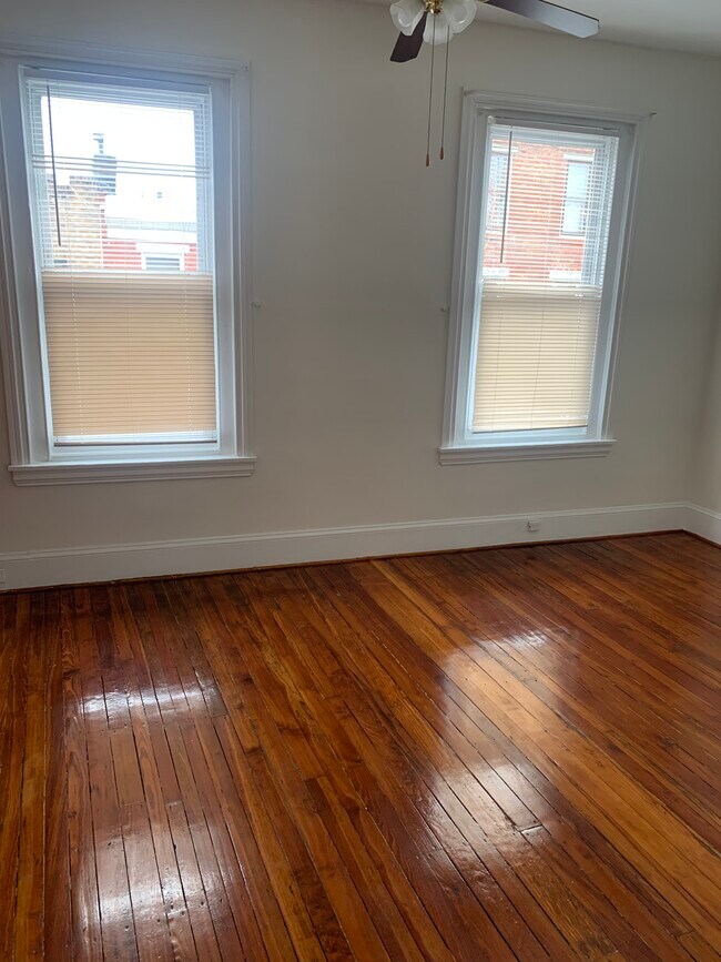 Building Photo - 850 N Taney St