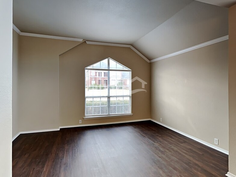 Building Photo - 2910 Saint Jude Dr