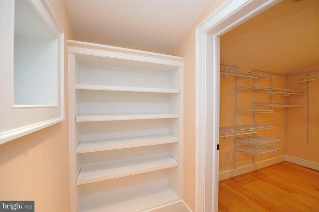 Building Photo - 1420 Creek Road Trail