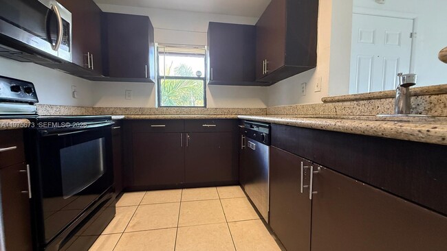 Building Photo - 3965 NW 87th Ave