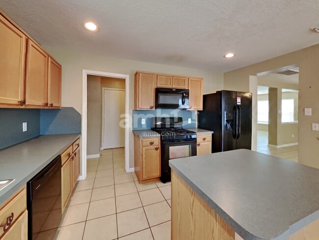 Building Photo - 29103 Legends Hill Dr