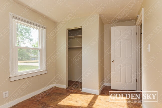 Building Photo - 609 N Waldemere Ave