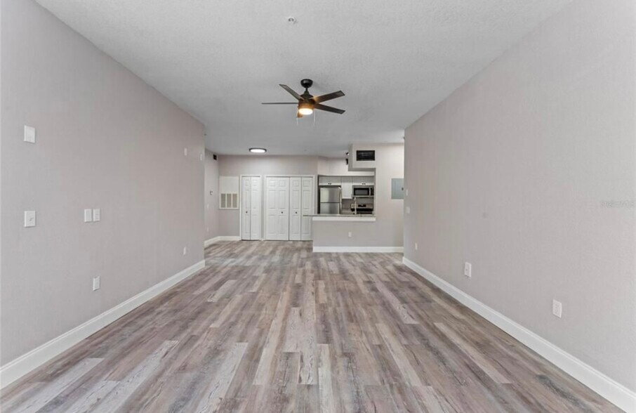 Living room - 13015 Plantation Park Cir