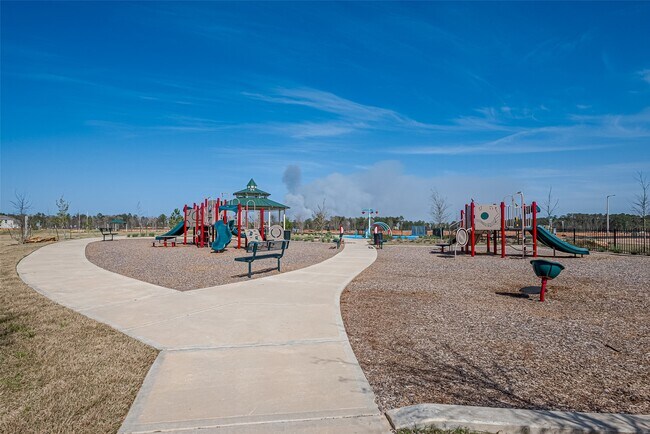 Building Photo - 16464 Blossom Grv Dr