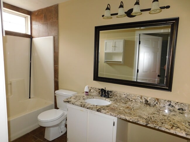 Building Photo - 535 3rd Loop Rd