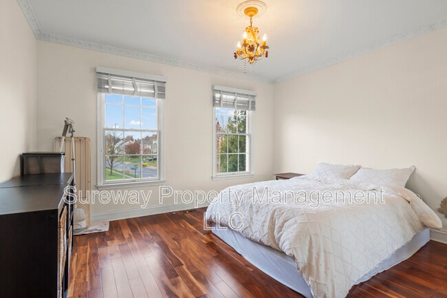 Building Photo - 2 Heather Ln