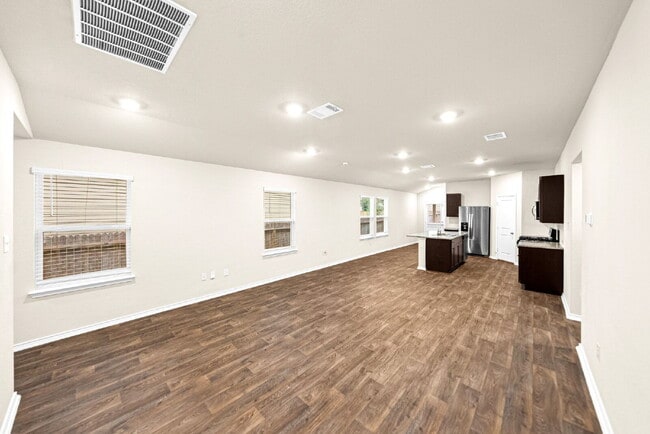 Building Photo - 2 Weeks FREE RENT with 12 Month Lease. 1 Month FREE with 18 Month Lease