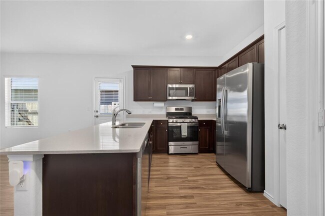 Building Photo - 15608 Spring Hill Ln