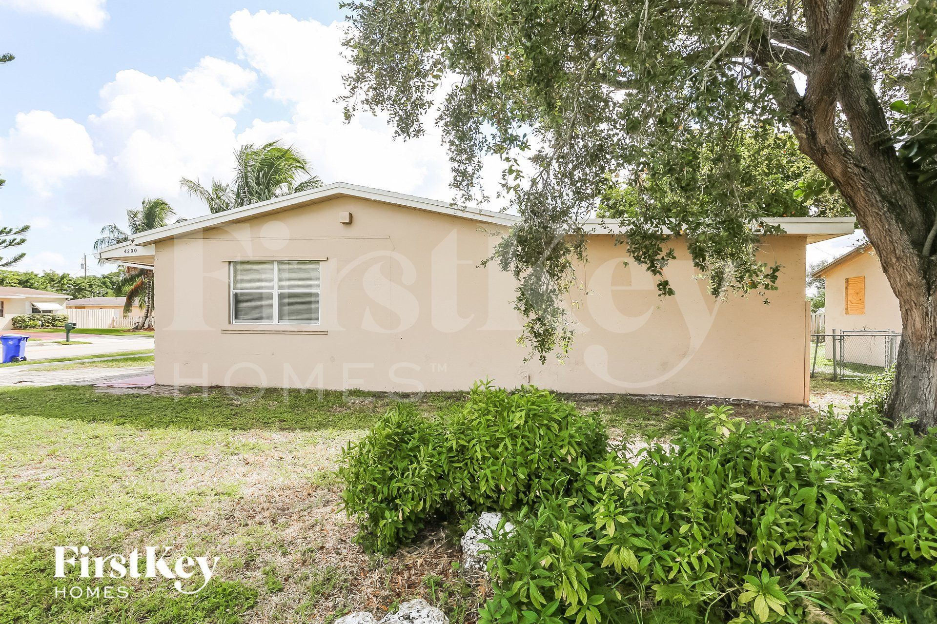 Building Photo - 4200 SW 18th St
