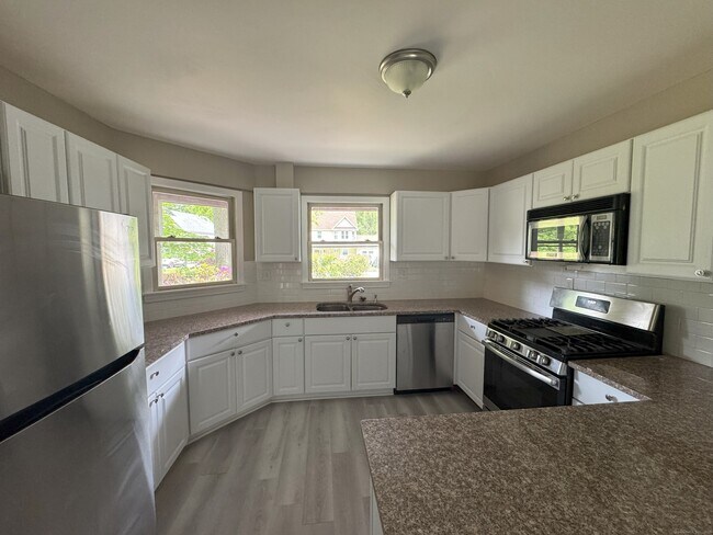 Building Photo - 7 Arrowwood Cir