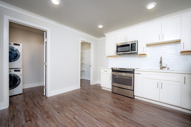 Ladera 1 Bed, 1 Bath Kitchen/Laundry - Ladera Apartments