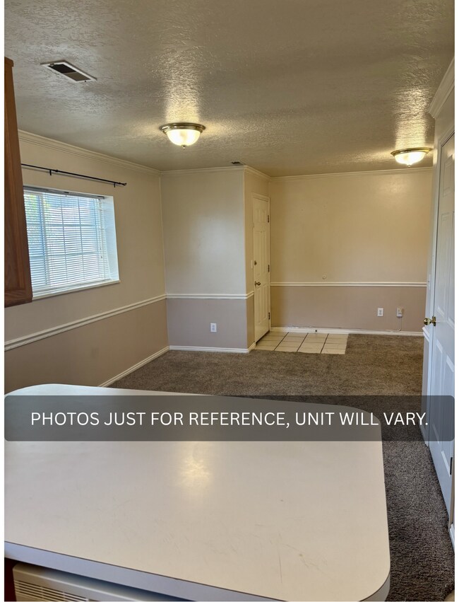 Building Photo - 1655 N Grandview Ln