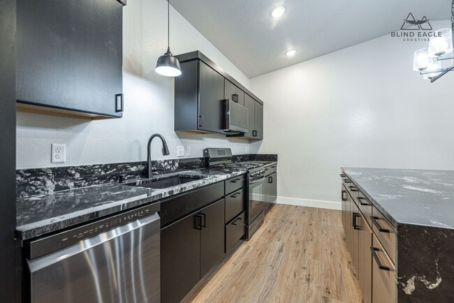 Building Photo - 7472 N Paw St