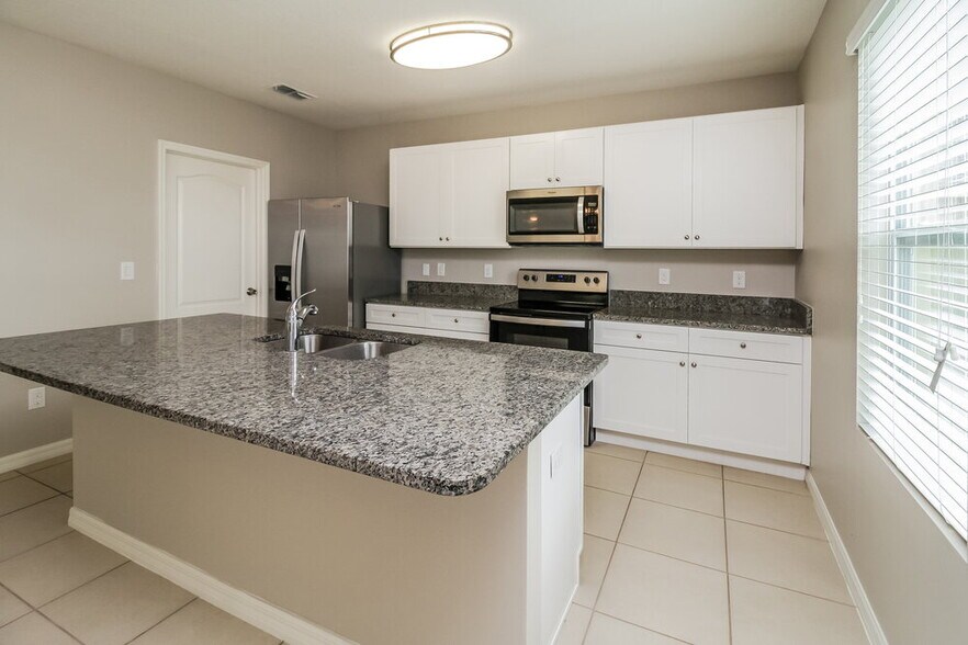 Building Photo - 3459 Landing Vw