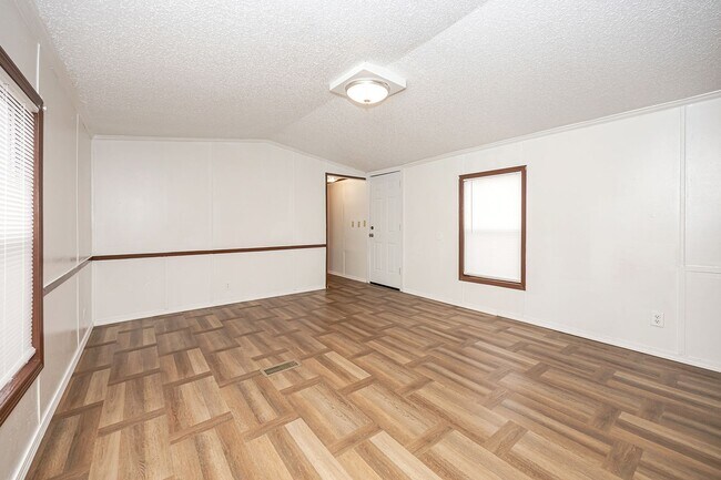 Building Photo - Elizabeth's RV Park -Mobile Homes-