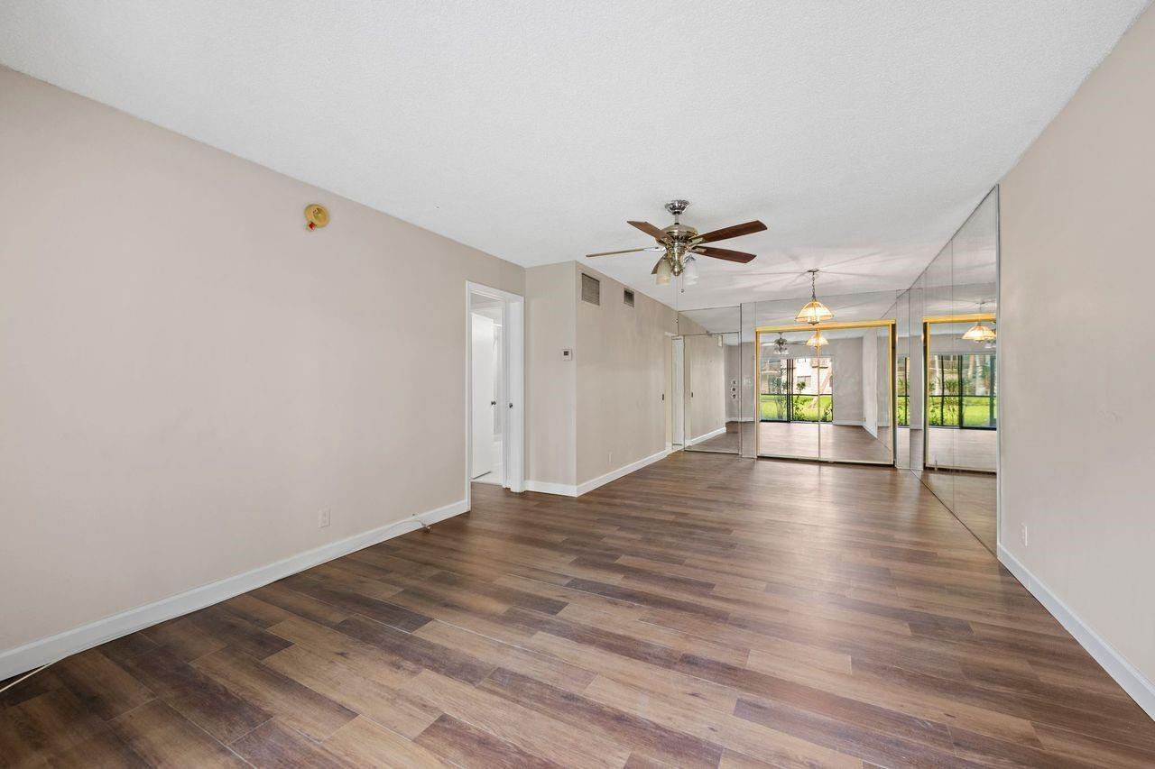 Building Photo - 3101 Oakland Shores Dr