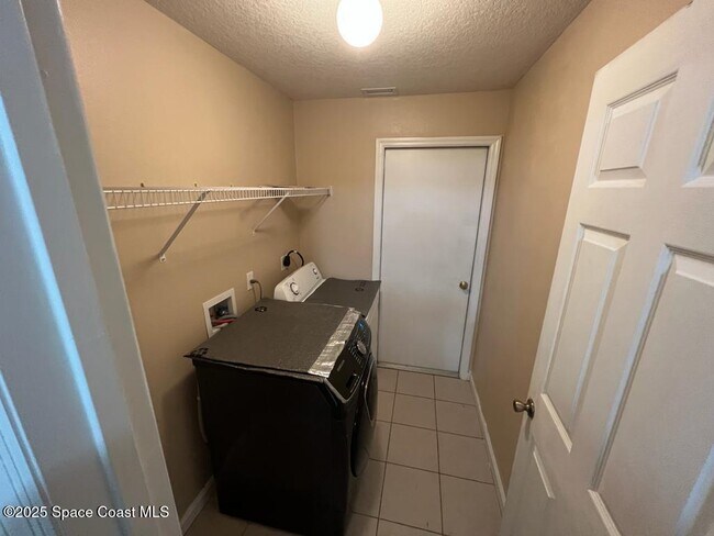 Building Photo - 156 Frederica Ave