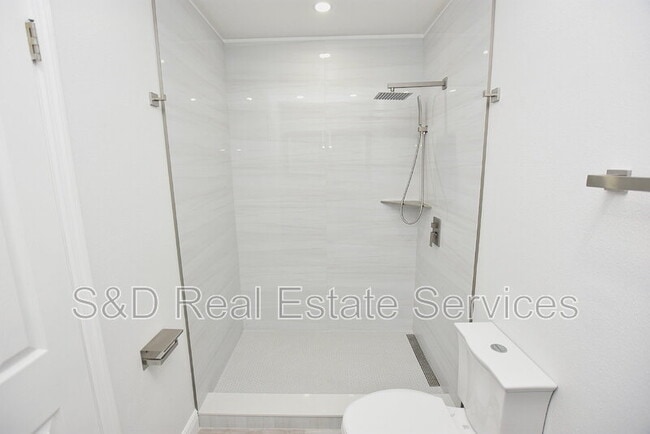 Building Photo - 4208 Ridge Rd