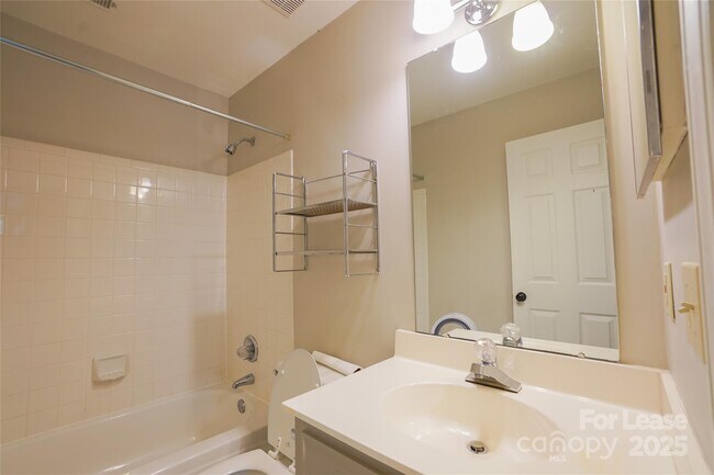 Building Photo - 6932 Foxglove Dr