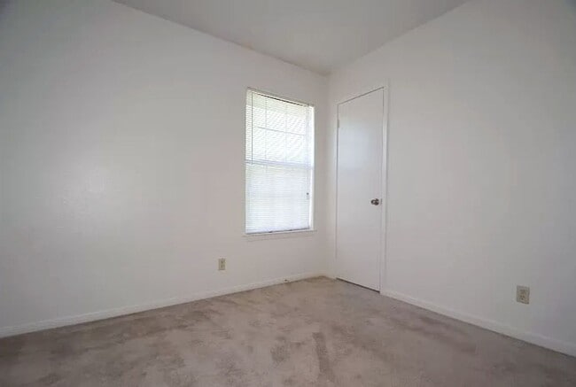 Building Photo - 3106 Courtney Ln