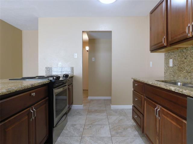 Building Photo - 5236 Nash Dr