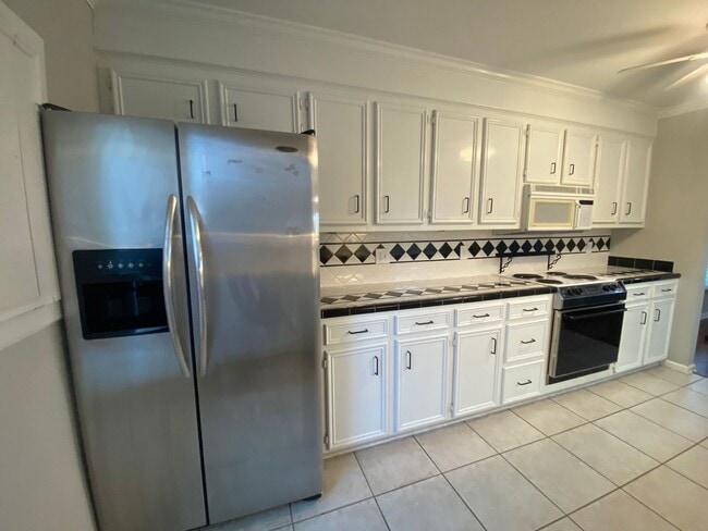 Building Photo - Broad River Township