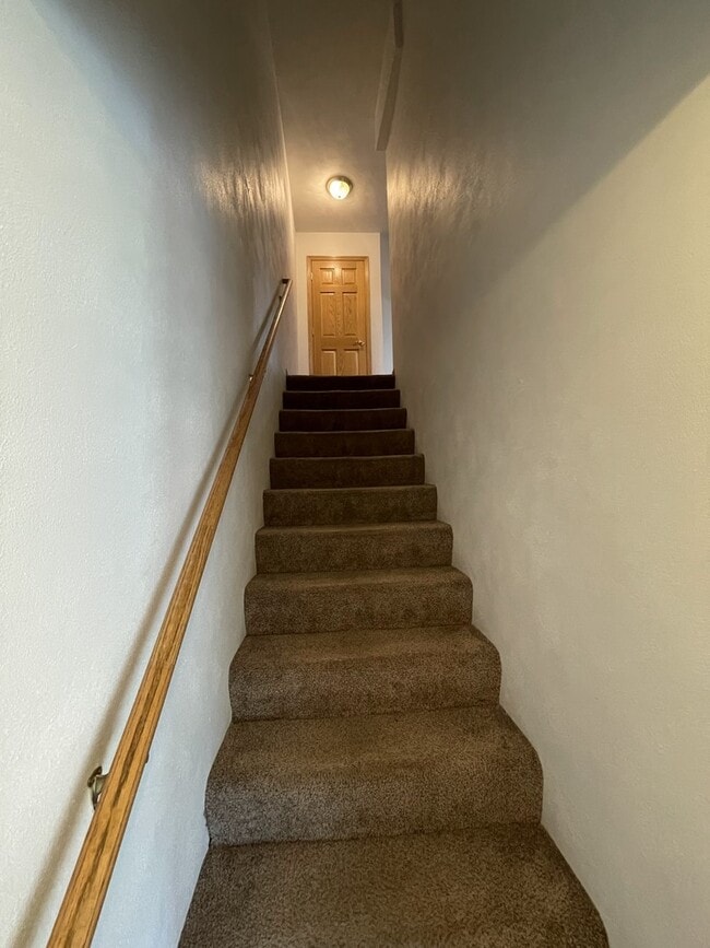 Building Photo - 6032 Park Ridge Rd