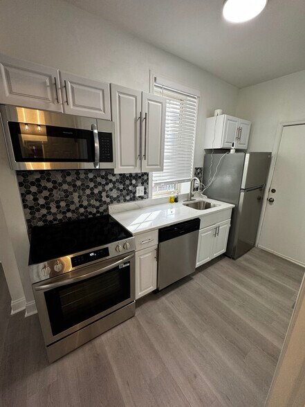 Newly Renovated Kitchen - 2448 Lakeview Ave