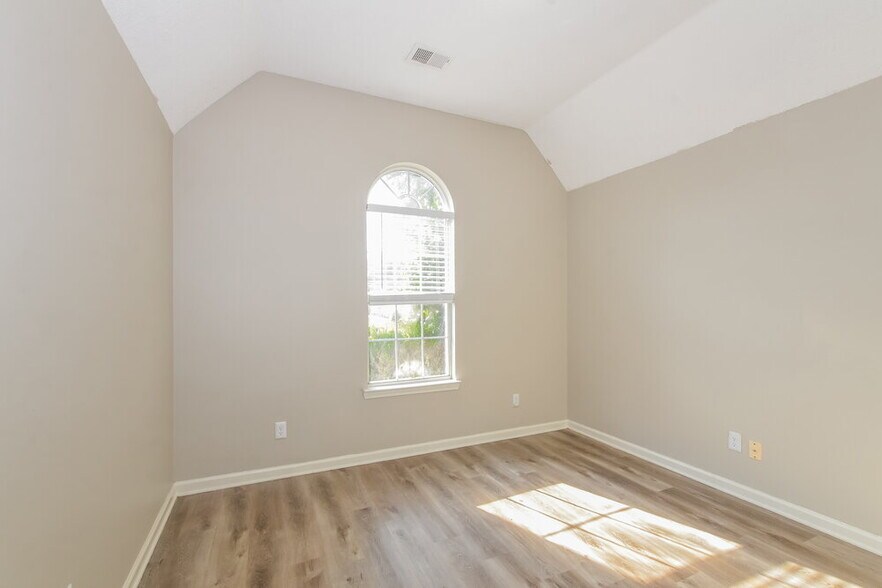 Building Photo - 990 Jessa Cove