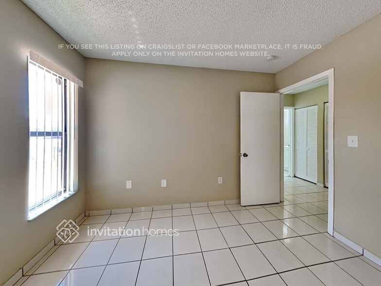 Building Photo - 12748 NW 102nd Ave