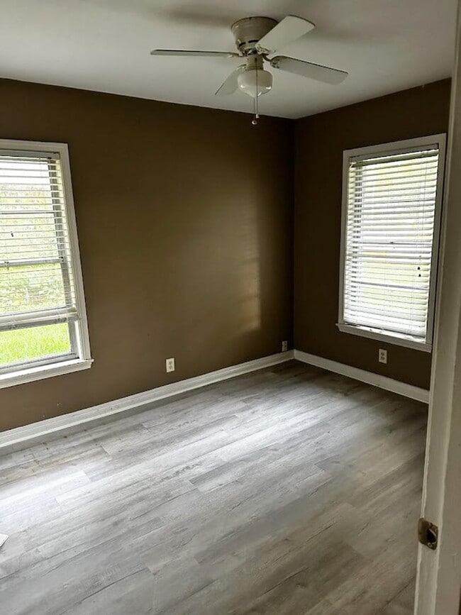 Building Photo - 2625 E Cavett Dr