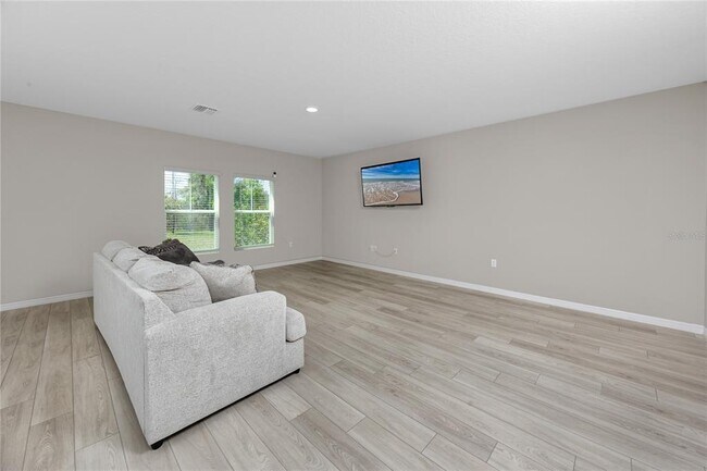 Building Photo - 5556 Summer Sunset Dr