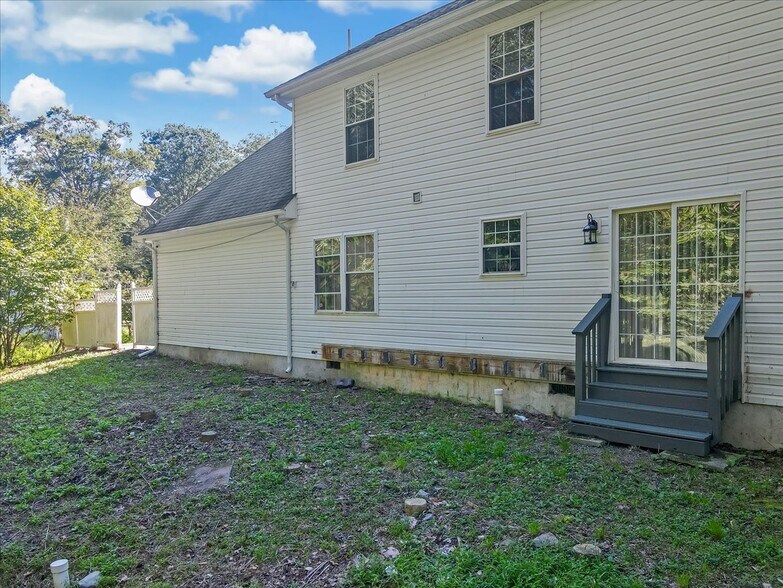 Building Photo - 198 White Pine Trl