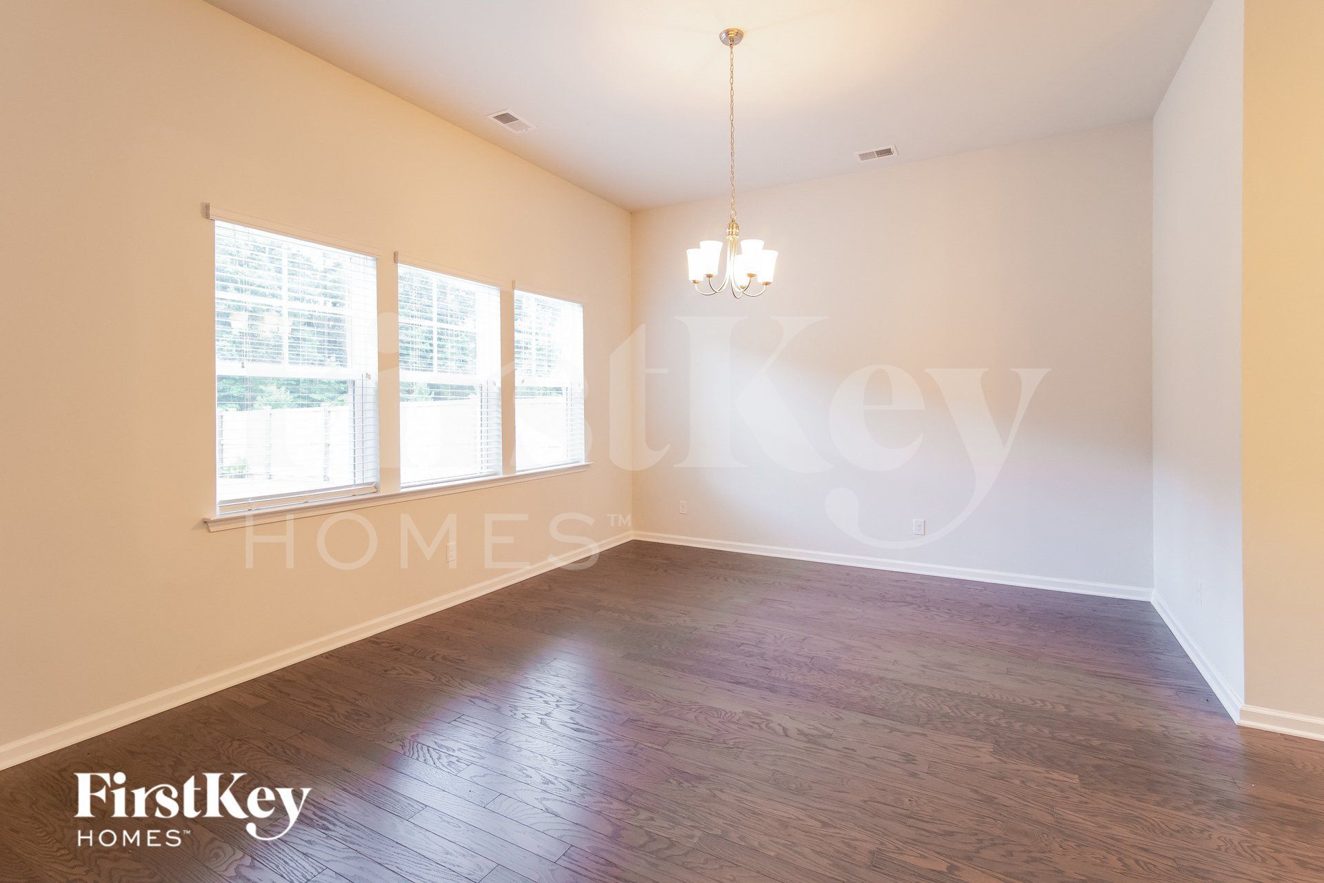 Building Photo - 631 Woolum Dr