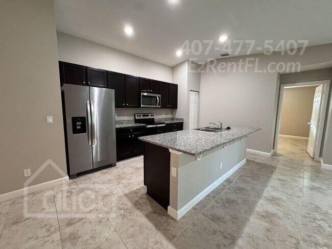 Building Photo - 1223 San Matio St