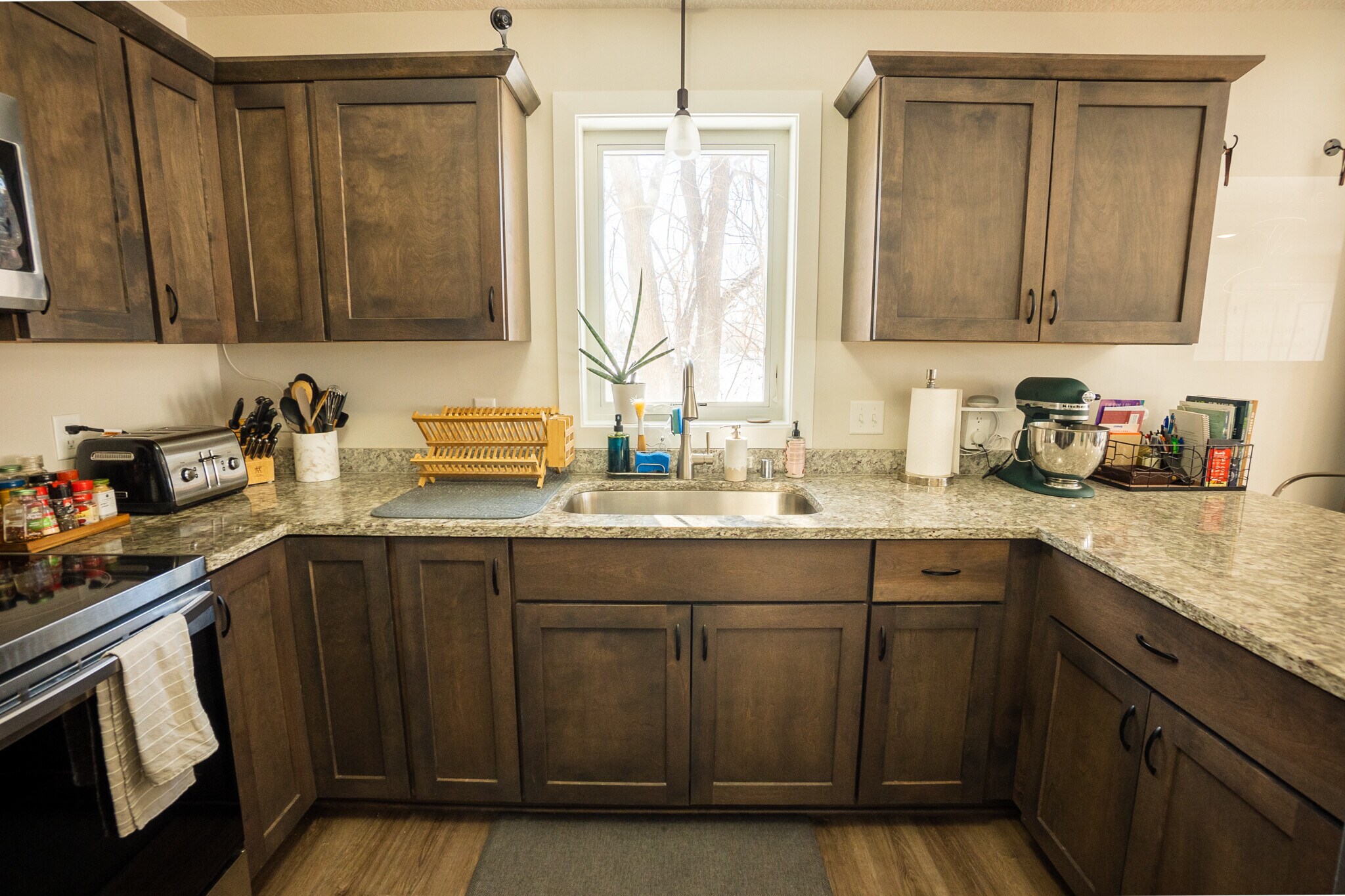 Single Bowl Sink with Garbage Disposal and Dishwasher - 2927 Marshall St NE