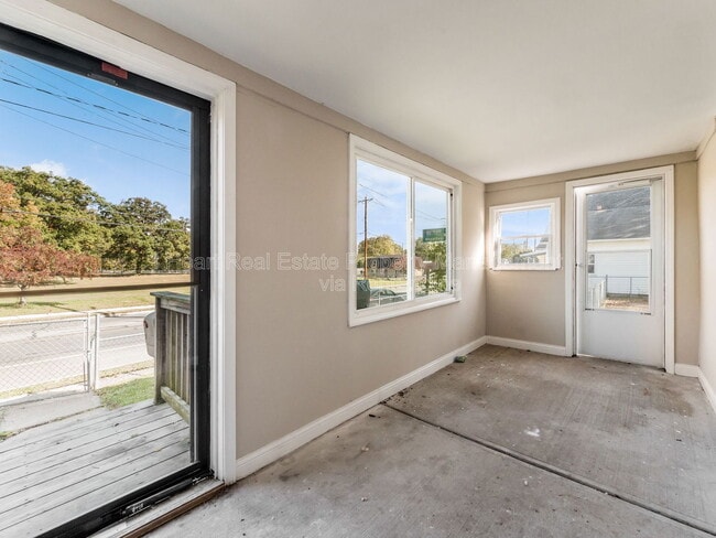 Building Photo - 1621 Sullivant Ave