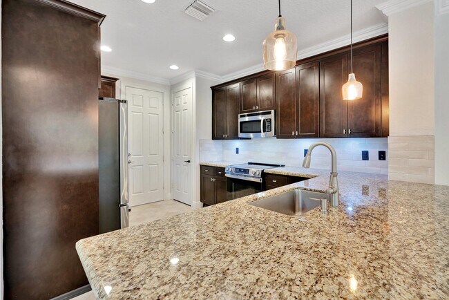 Building Photo - 4559 Cadiz Cir