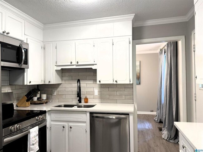 Building Photo - 4 bed, 2 bath in Alabaster