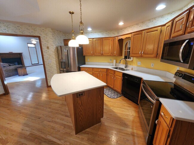 Building Photo - 3612 SW Ashworth Ct