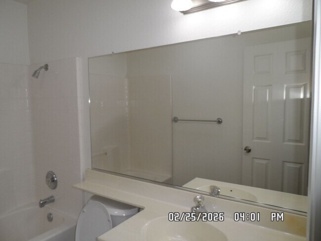 Building Photo - 3 Bedrooms, 2 Bathrooms, Approx 1582 sq. ft., 2 Car Garage, Fenced Back Yard, Rock-scaped Front Y...