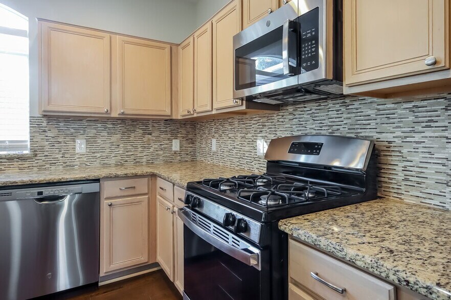 Building Photo - 20327 Wild Berry Dr