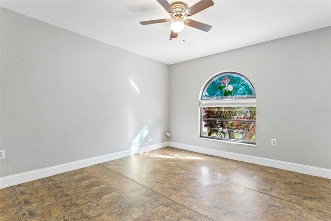 Building Photo - 8005 Pepperidge Ln
