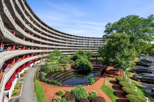 Building Photo - 200 Swanton St