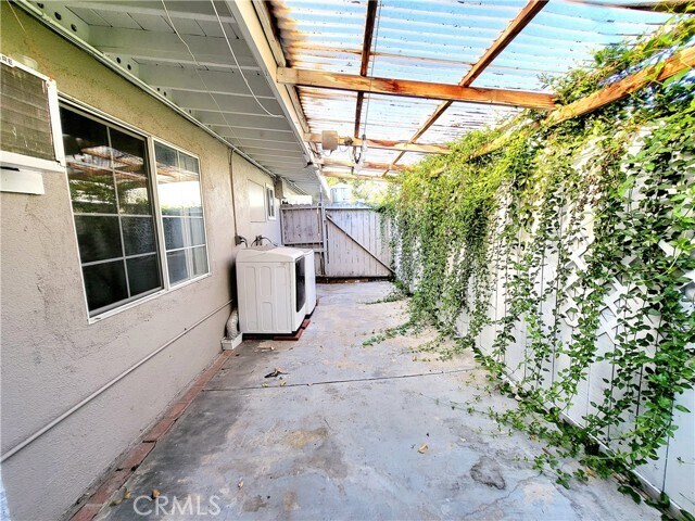 Building Photo - 15442 Garo St