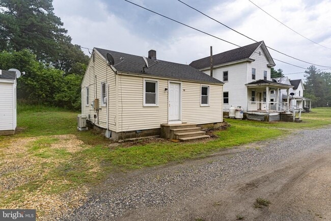 Building Photo - 113 Davis Ln