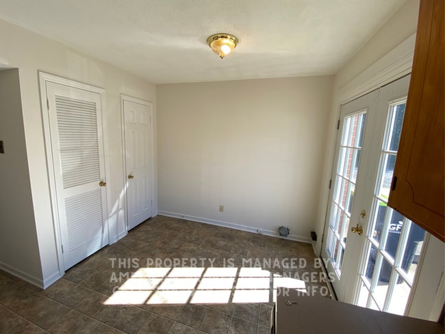 Building Photo - 1116 Arbor Dr