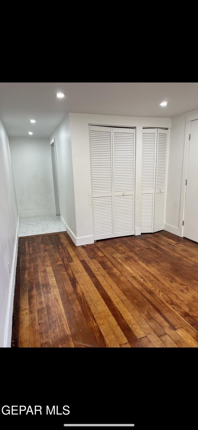 Building Photo - 716 N Glenwood St